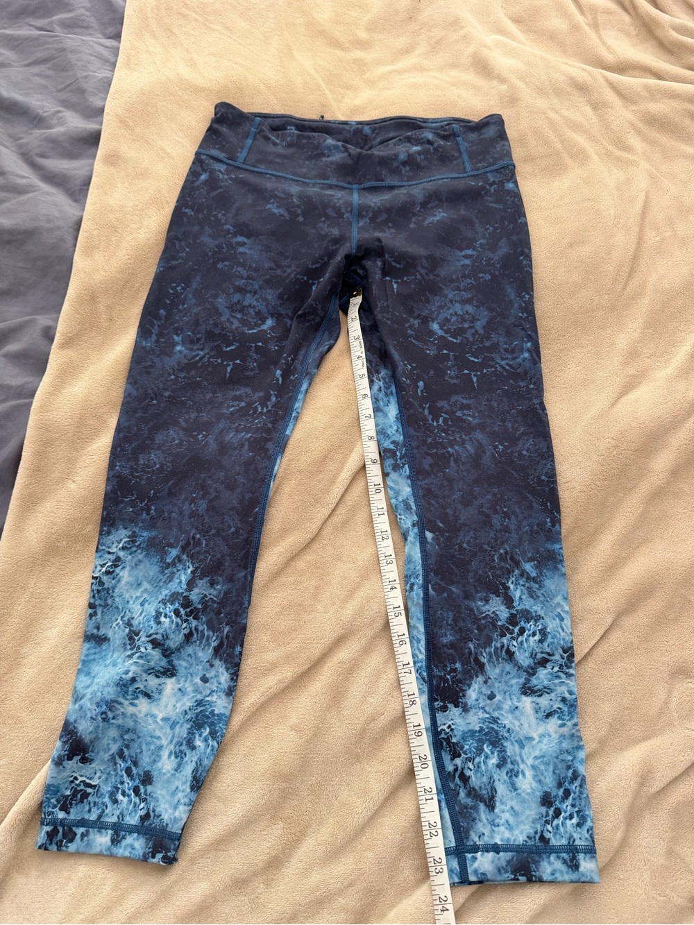 lululemon athletica blue ocean wave patterned leggings - Picture 7 of 7